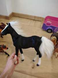 Koń zabawka realistyczny