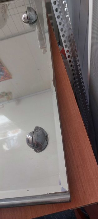 Дзеркало в ванну кімнату