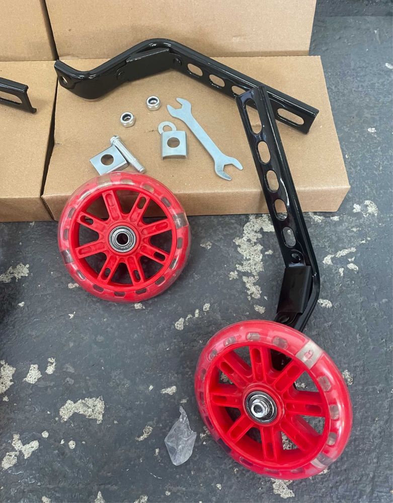 Kółka boczne LED świecące pasują do rowerków 12"/16"/20"