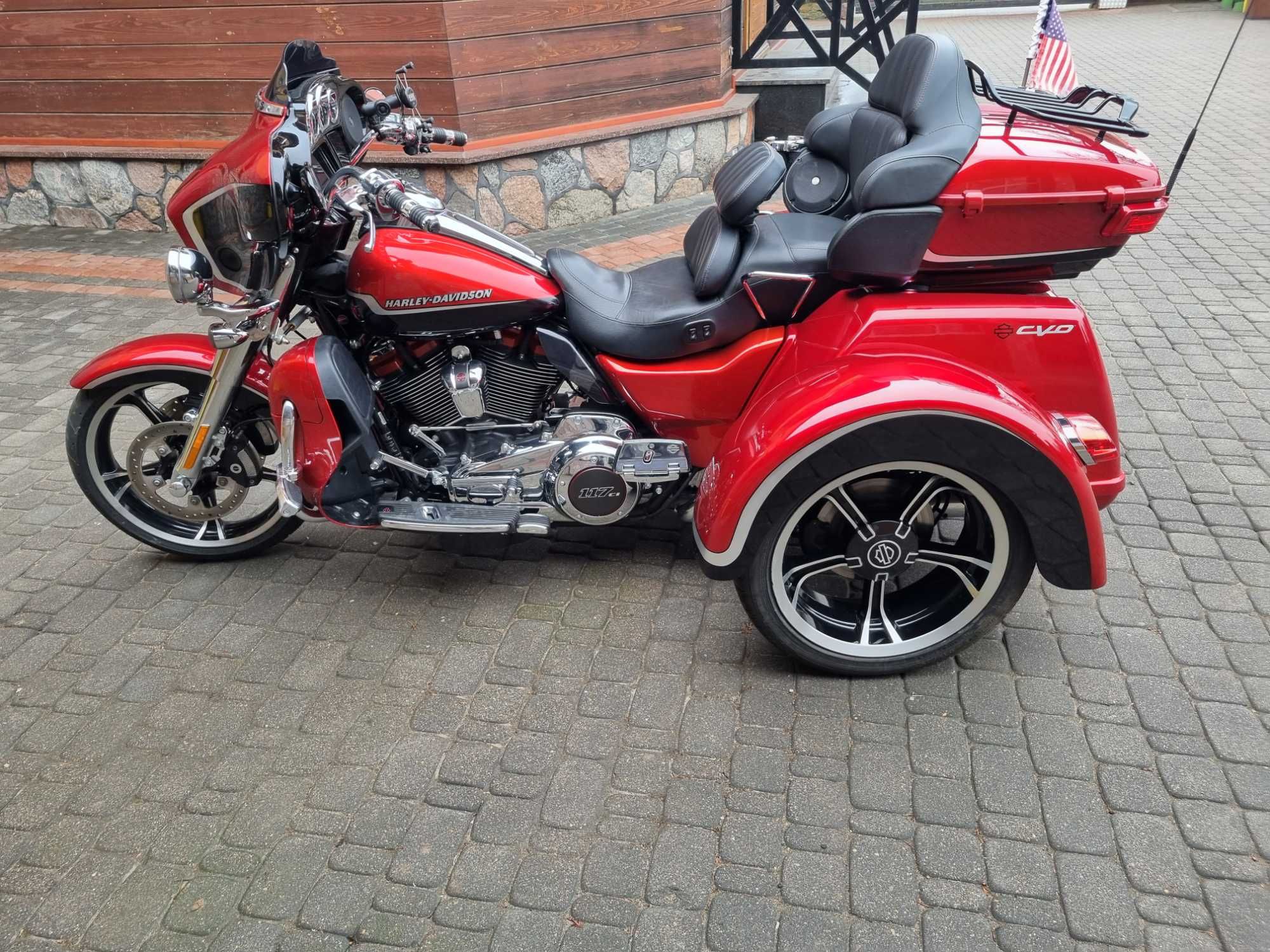 Harley-Davidson CVO Tri Glide Trajka