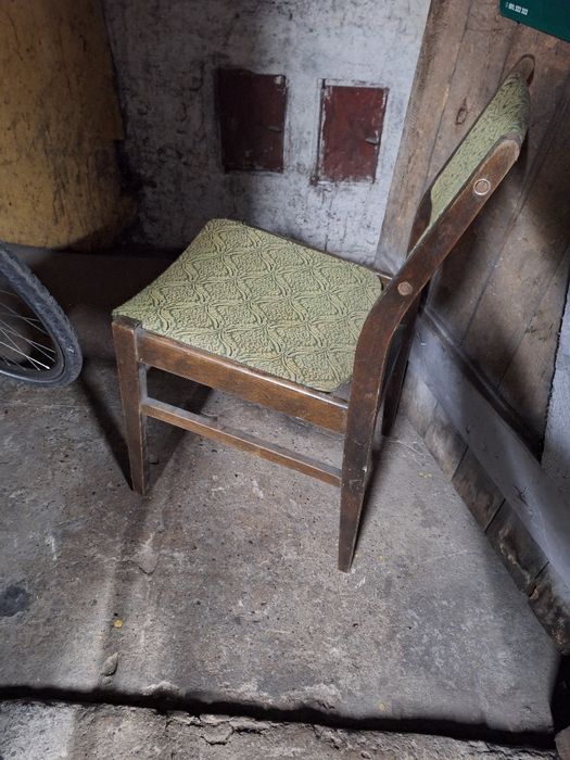 Sprzedam krzesla prl