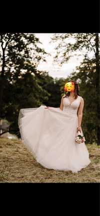 Suknia ślubna w stylu Analisa