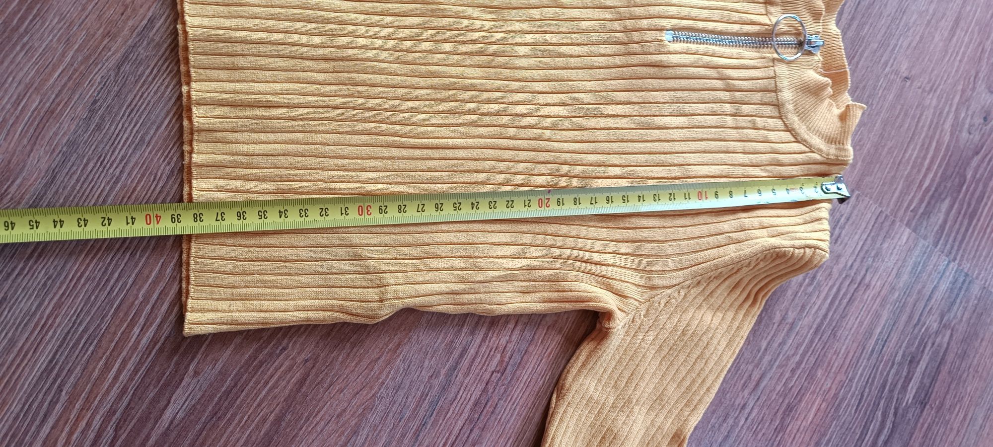 Sweterek z golfem krótki hm 140
