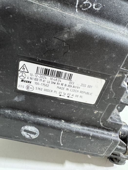Lampa Przód Przednia prawa Xenon Mercedes Actros MP4 A961