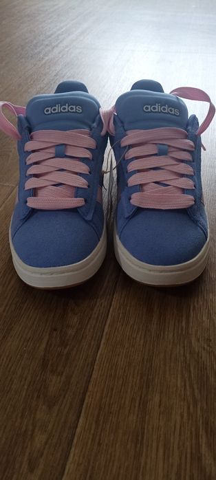 Жіночі кросівки adidas