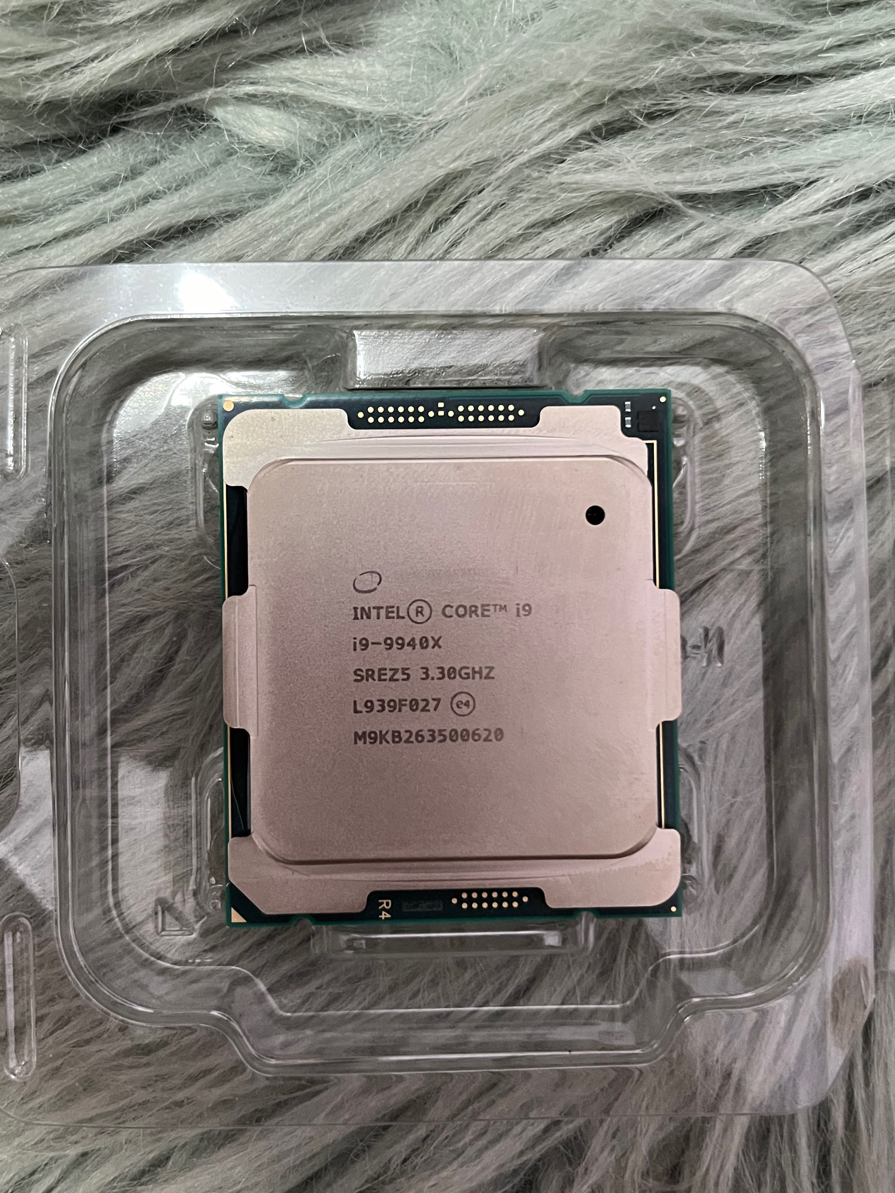 Процесор Intel Core i9-9940X