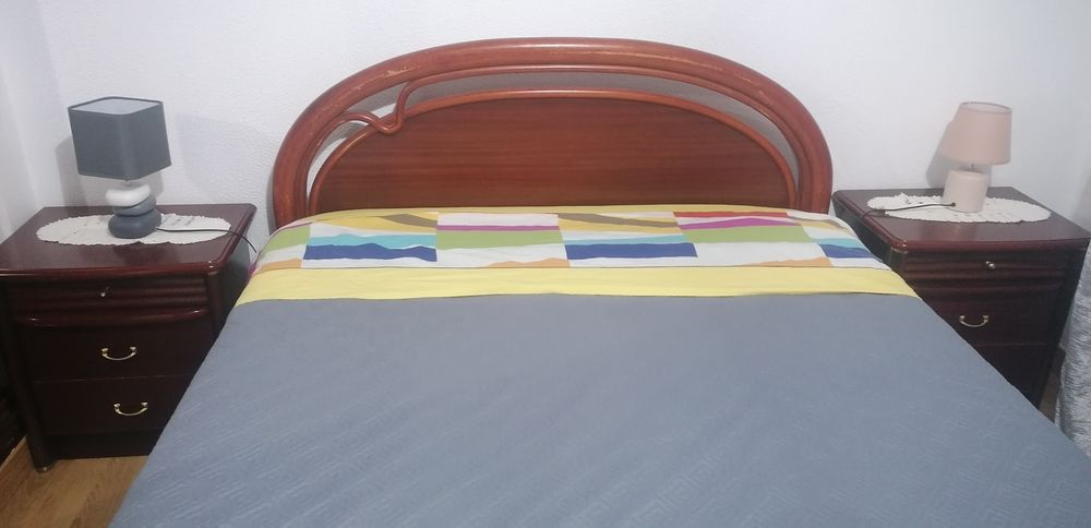 Quarto de casal em mogno