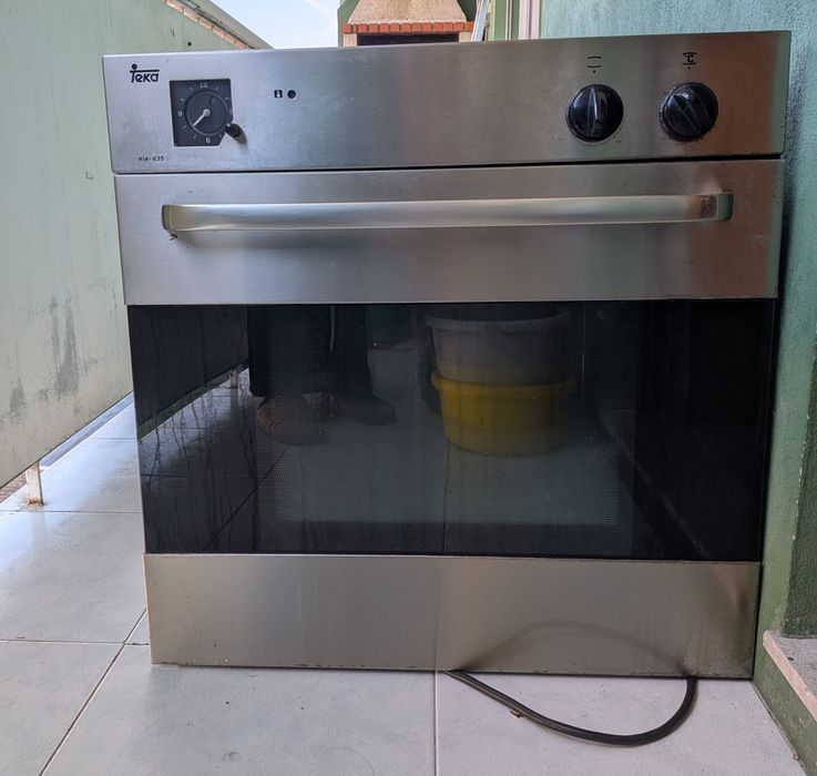 Forno Elétrico Teka — DOAÇÃO

Funciona normalmente, mas o termostat