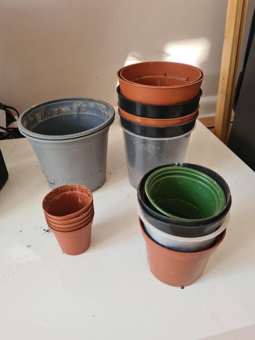 Oddam komplet doniczki