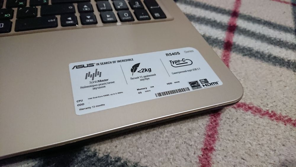 Ноутбук Asus R540 ( Як Новий )