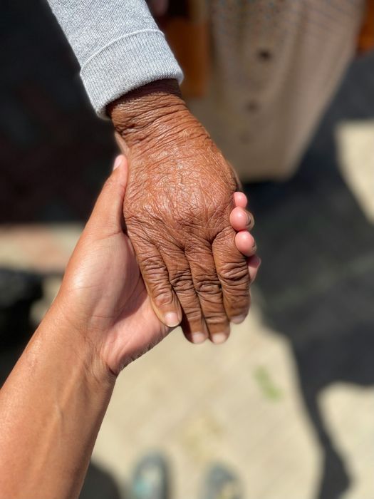 Cuidadora de Idosos com Experiência e Carinho – Leiria e arredores