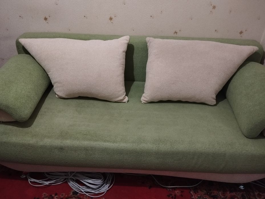 Продам диван в хорошем состоянии