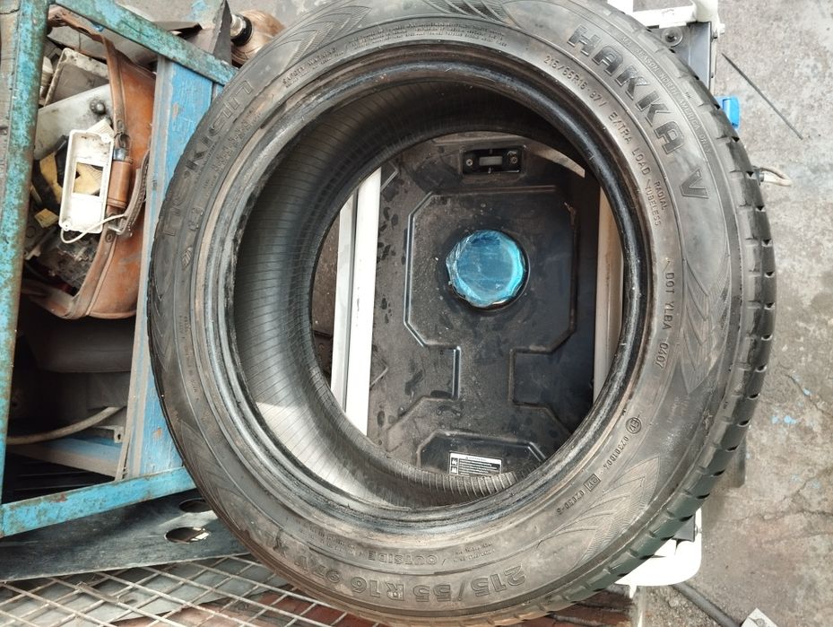 Одна літня шина Nokian 215/55/16