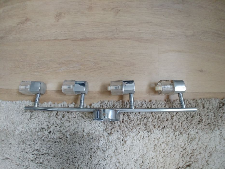 Sprzedam lampe z zarowkami typu Led