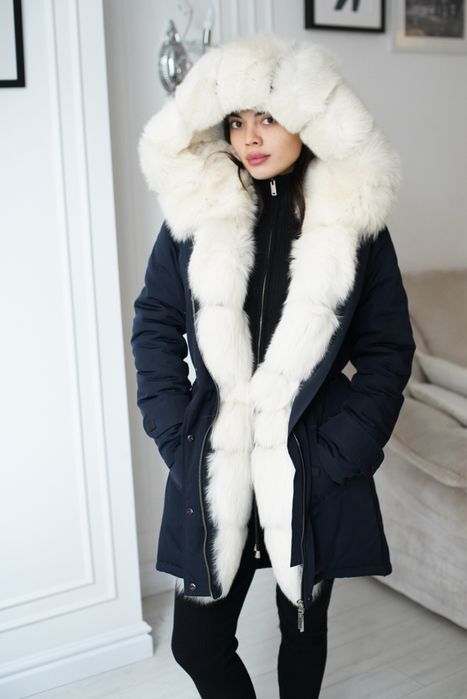 жіноча парка з натуральним хутром, розмір S