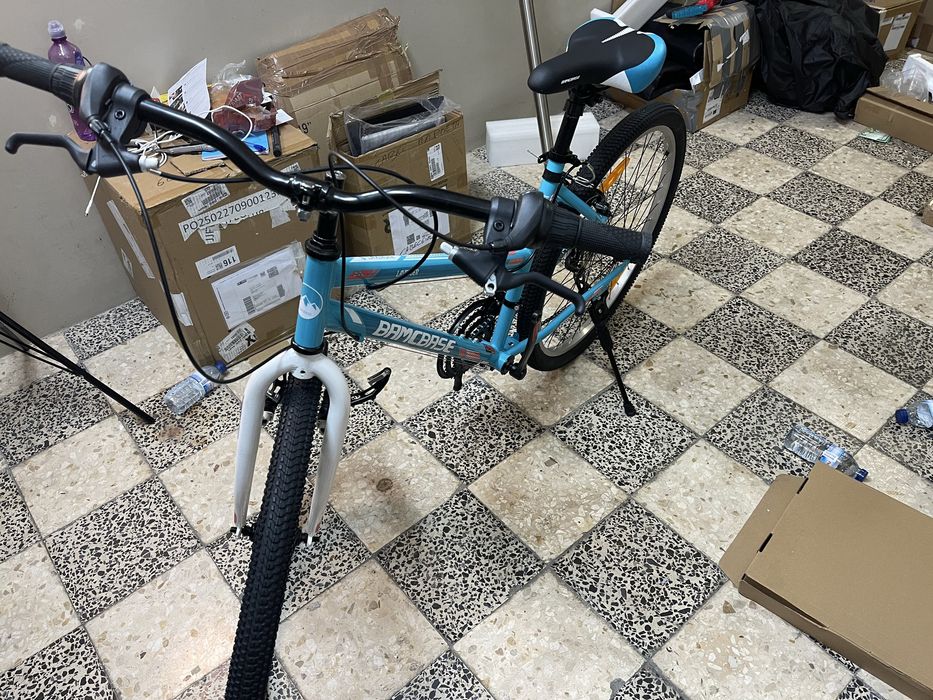 Bicicleta nova em caixa