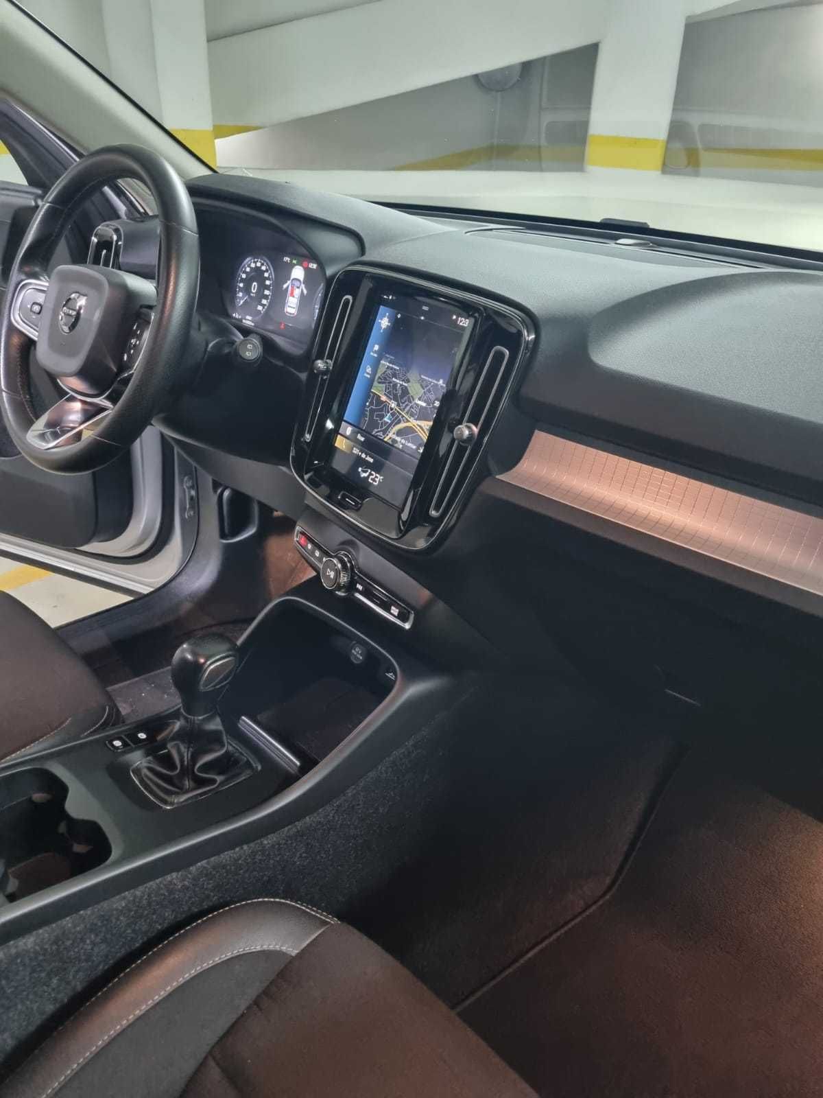 Volvo xc 40 D3 PLUS poucos kms
