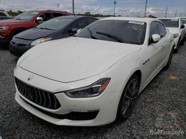 Разборка Maserati Ghibli рестайл дорестайл  бампер капот фары крыло