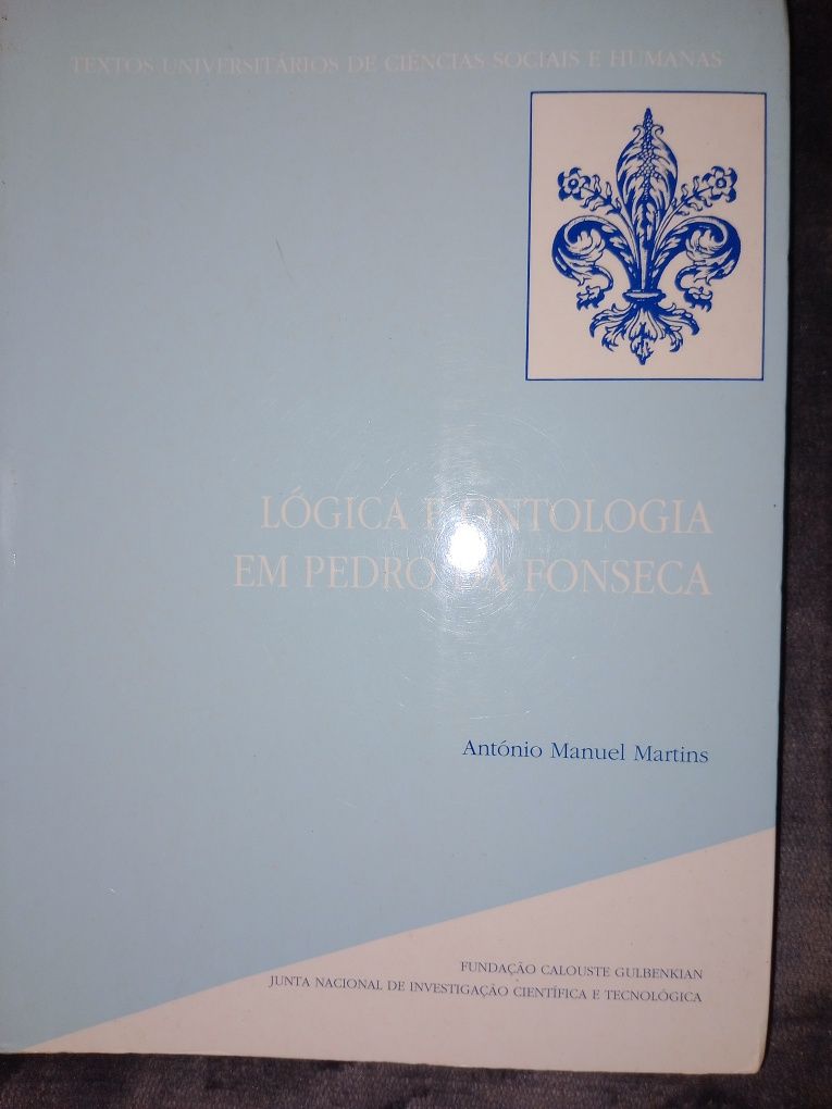 Livro universitário de ciências sociais e humanas