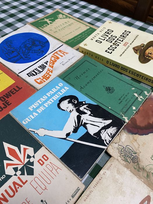 Livros e revistas relacionados com escutismo