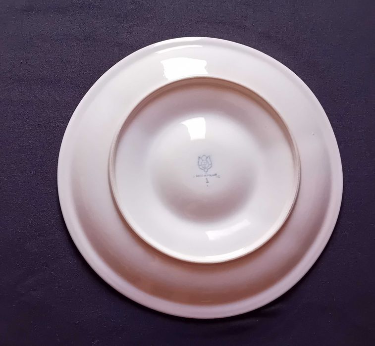 Porcelitowa patera - kabaret Pruszków, kolor biały. PRL.