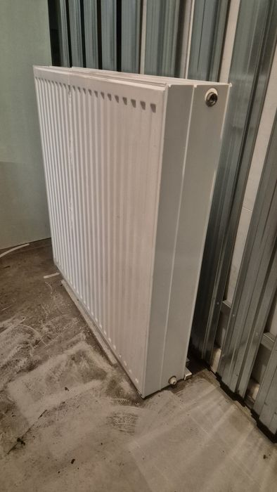 Grzejnik stalowy panelowy  90 x 90 x 16