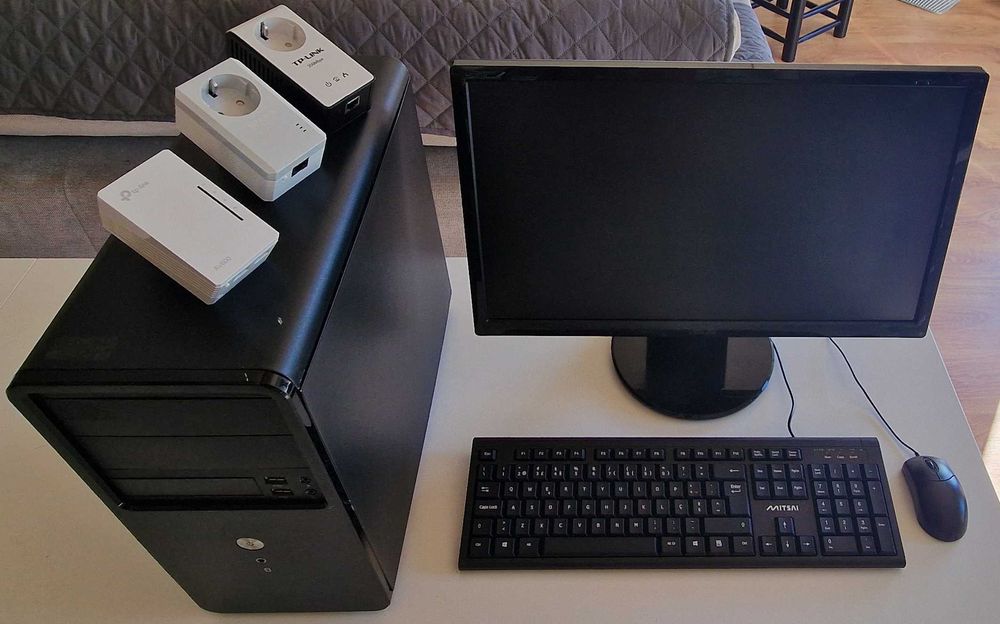 PC Completo (Torre + Monitor 21.5" + Powerline Wi-Fi)