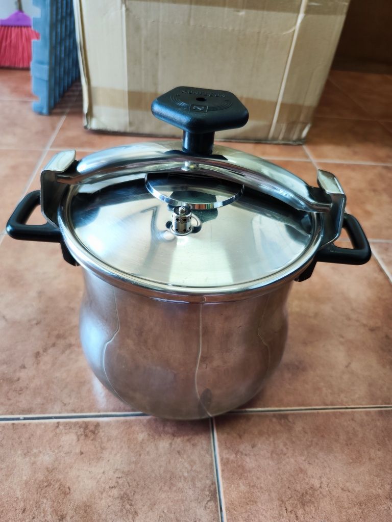 Panela de pressão de 10 litros da Nortinox