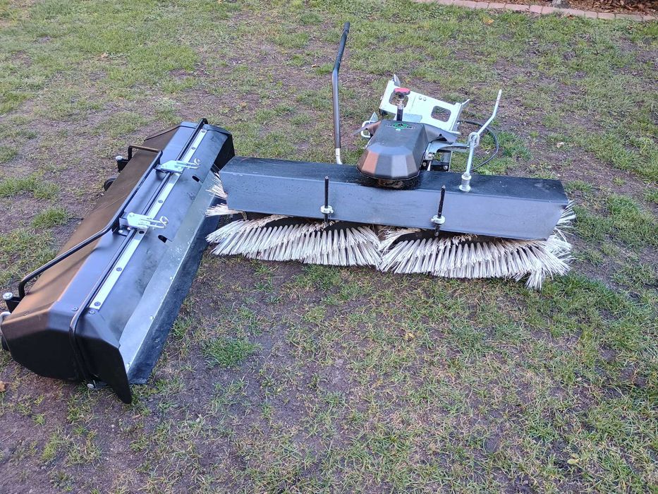 Zamiatarka szczotka do traktorka kosiarki kosz