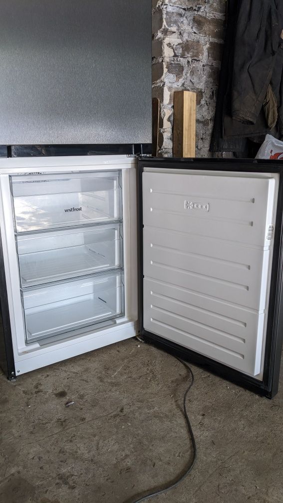 Холодильник Vestfrost (no frost) 2020 года. Гарантия!