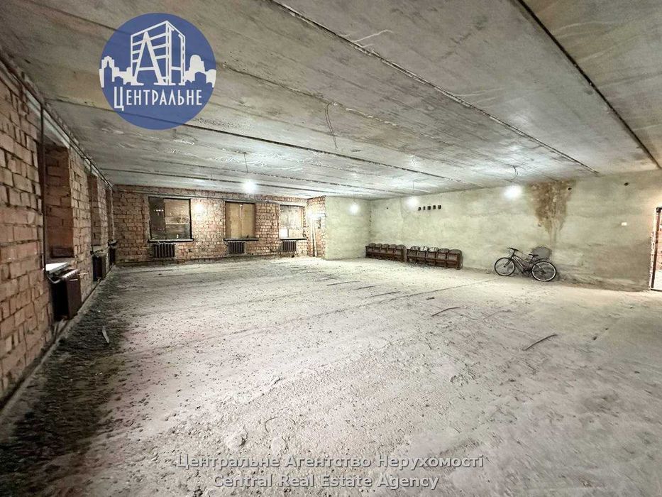 Оренда фасадного комплексу приміщень