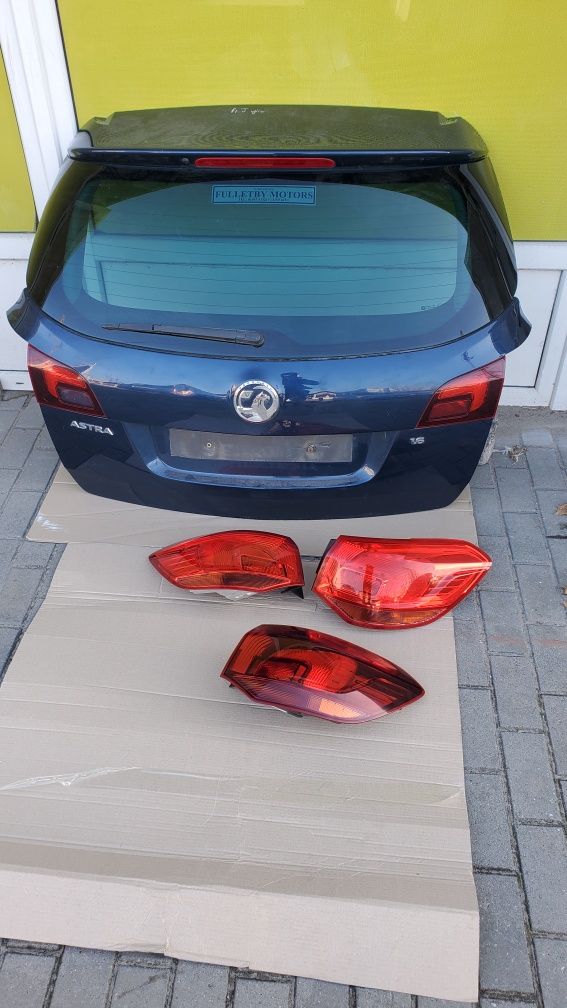Кришка багажника, ляда  Opel Astra J. Caravan. 2010-2015р. Опель Астра