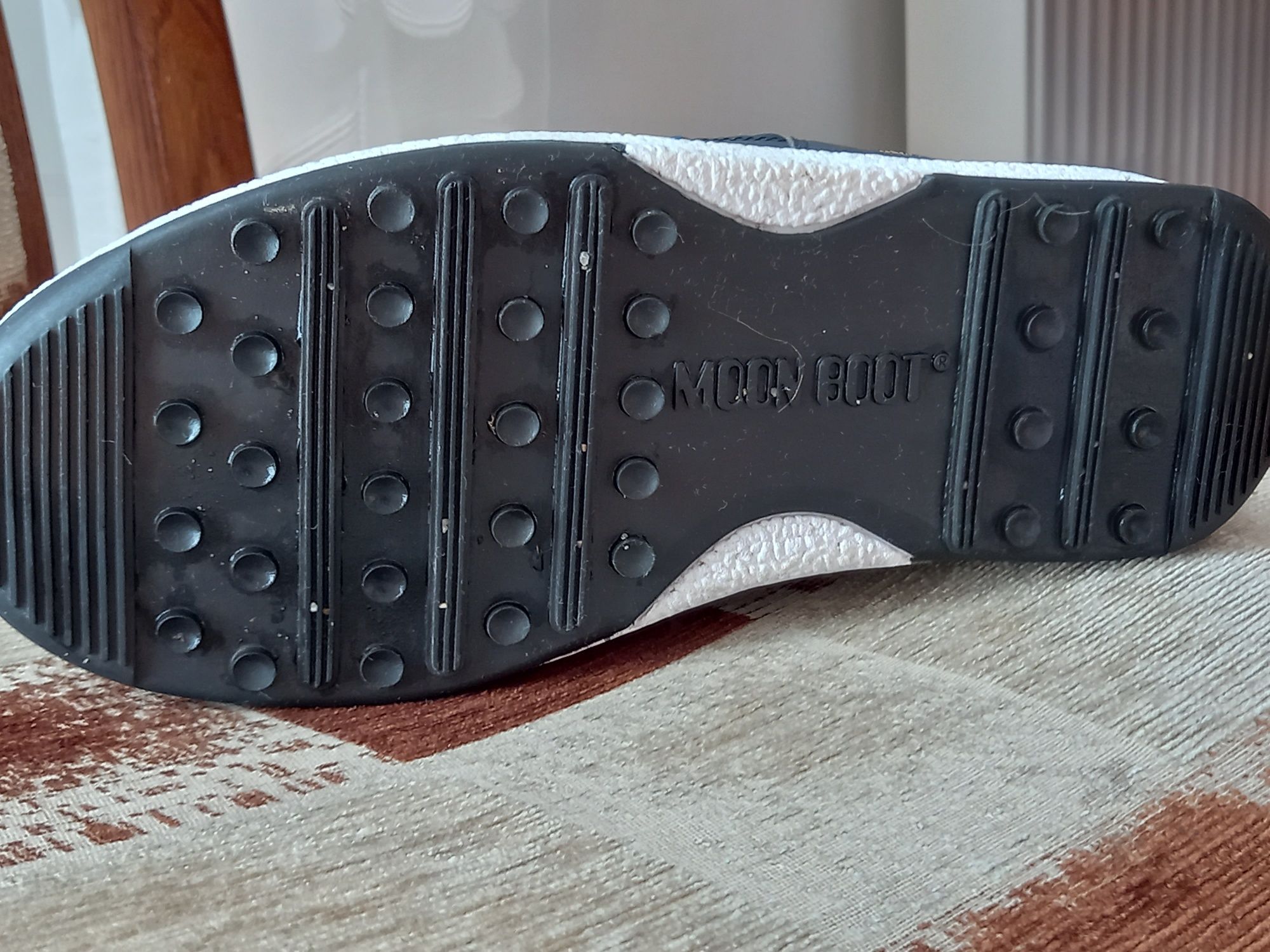 Oryginalne Moon Boot sniegowce 38