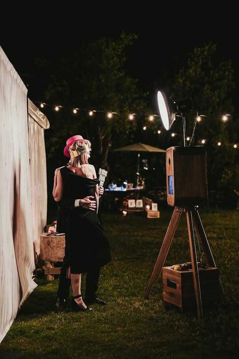 Fotobudka retro, drewniana klasyczna fotobudka na wesele i eventy