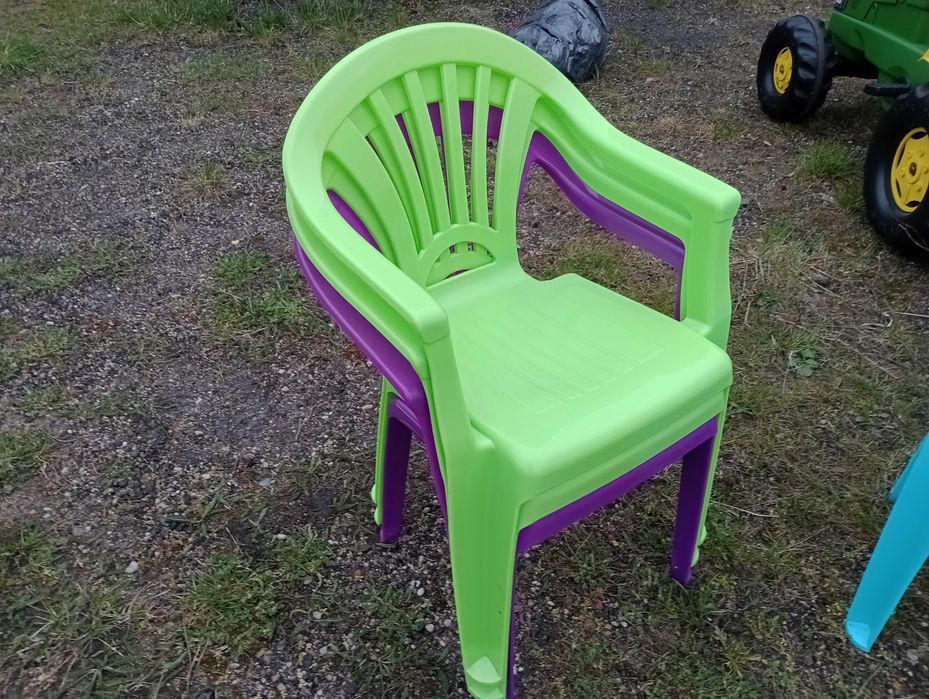 Krzesełko dziecięce - 1 szt.