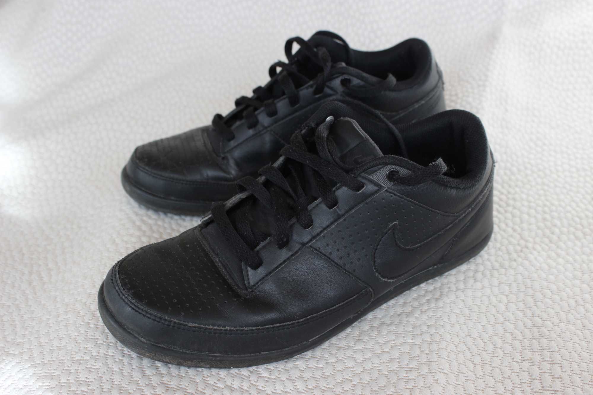 Кеди Nike чорні 41 EUR