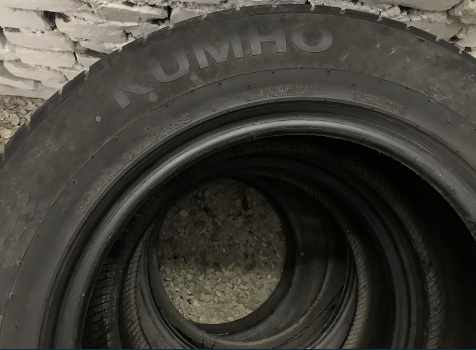 Продам пару Kumho 225/60/R16 Лето