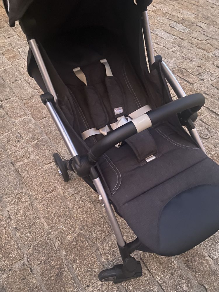 Carrinho de passeio Chicco Urbino Black como novo