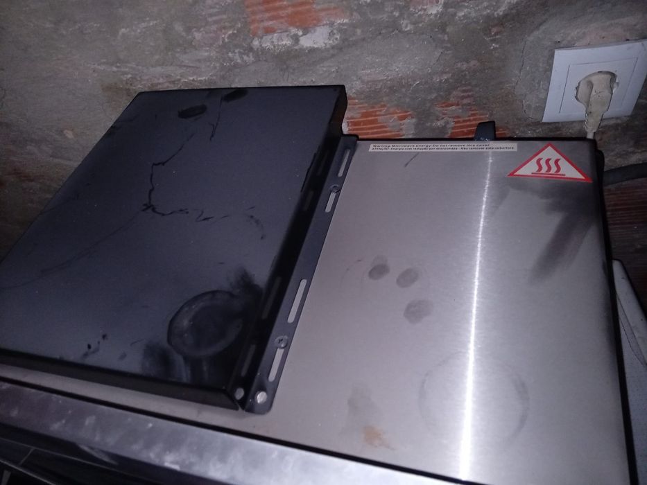 Microondas de encastrar trabalha muito bem