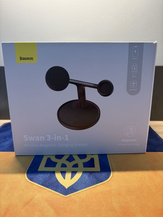 Baseus 3 в 1 бездротова зарядка для пристроїв Apple