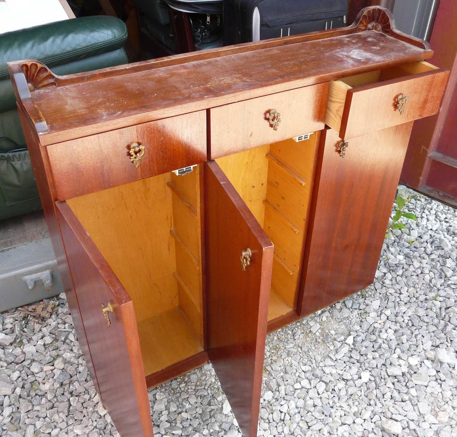 Wieszak, szafka i lustro – komplet