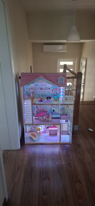 Duży Domek  Apartament z podświetleniem led dla lalek z windą