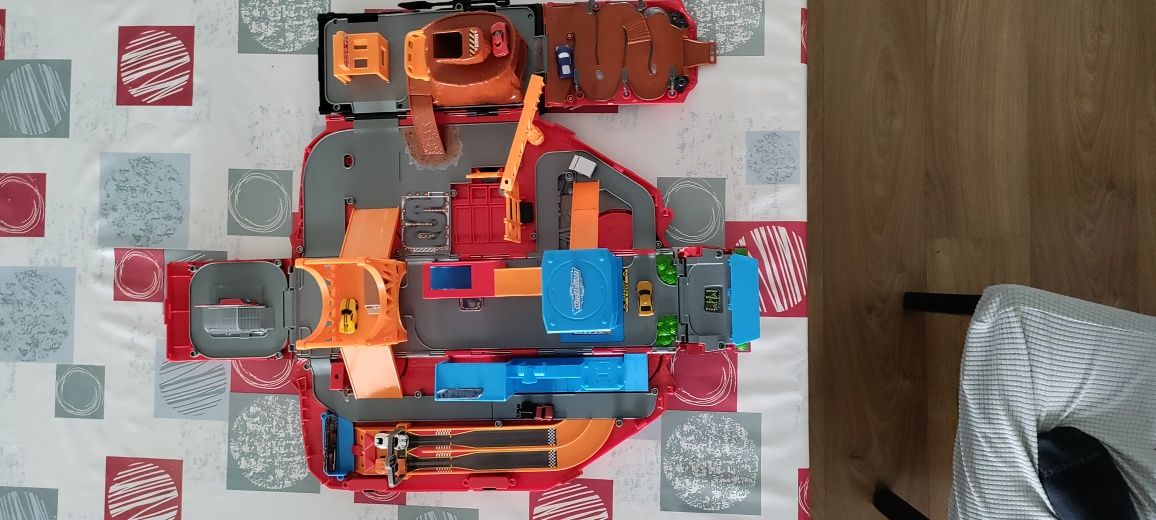 Carrinha Micro Machines com carros