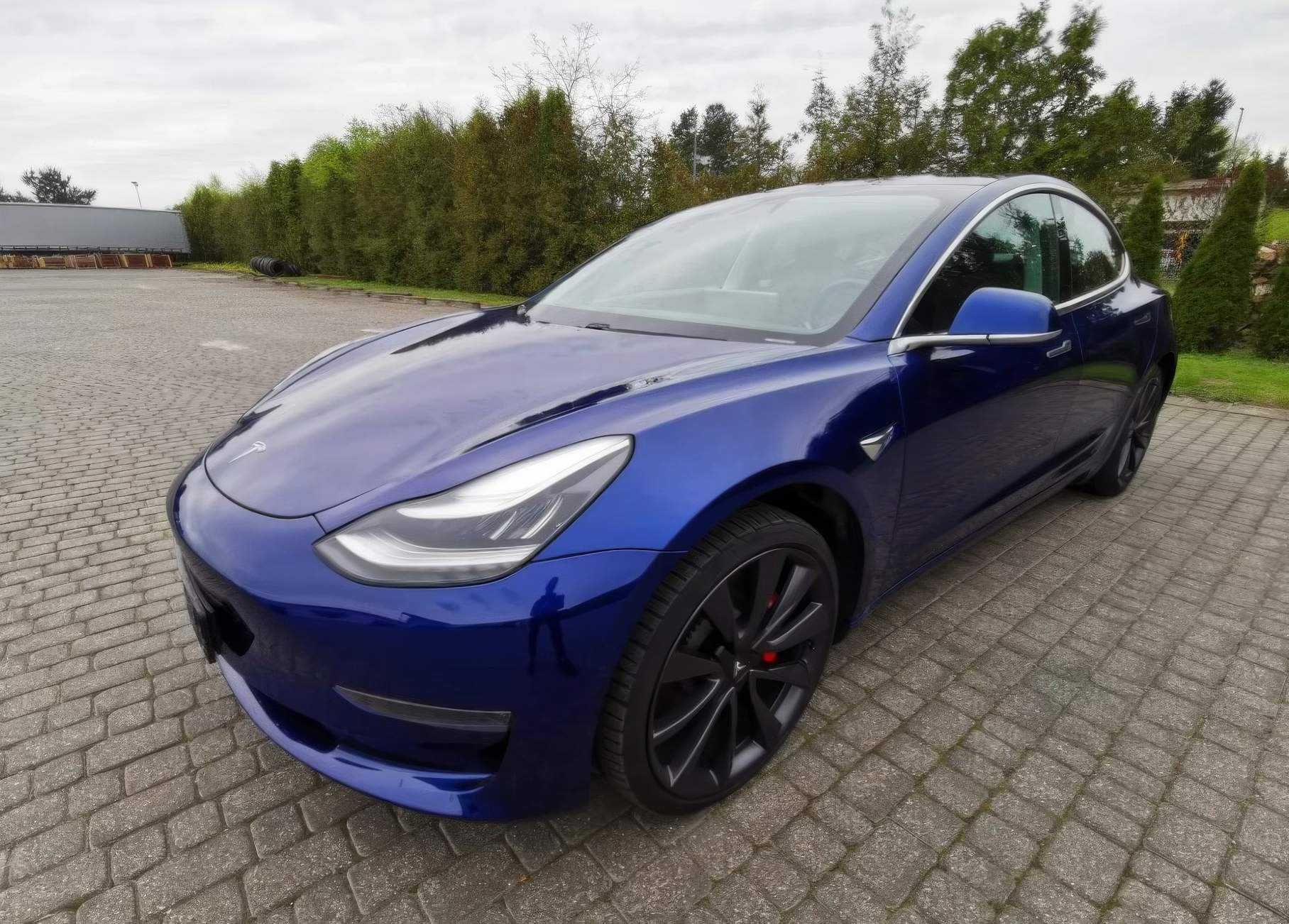 Tesla Model 3 2019