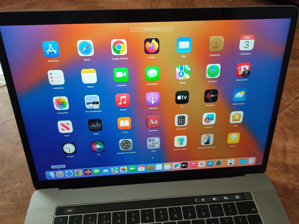 MacBook Pro 15" 2019 i9 16GB 500GB SSD + Software Pro Impecável