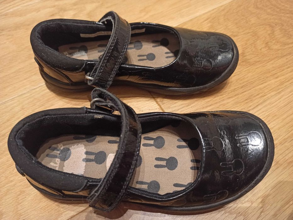 Clarks baleriny dziewczynka lakierki czarne 27,5