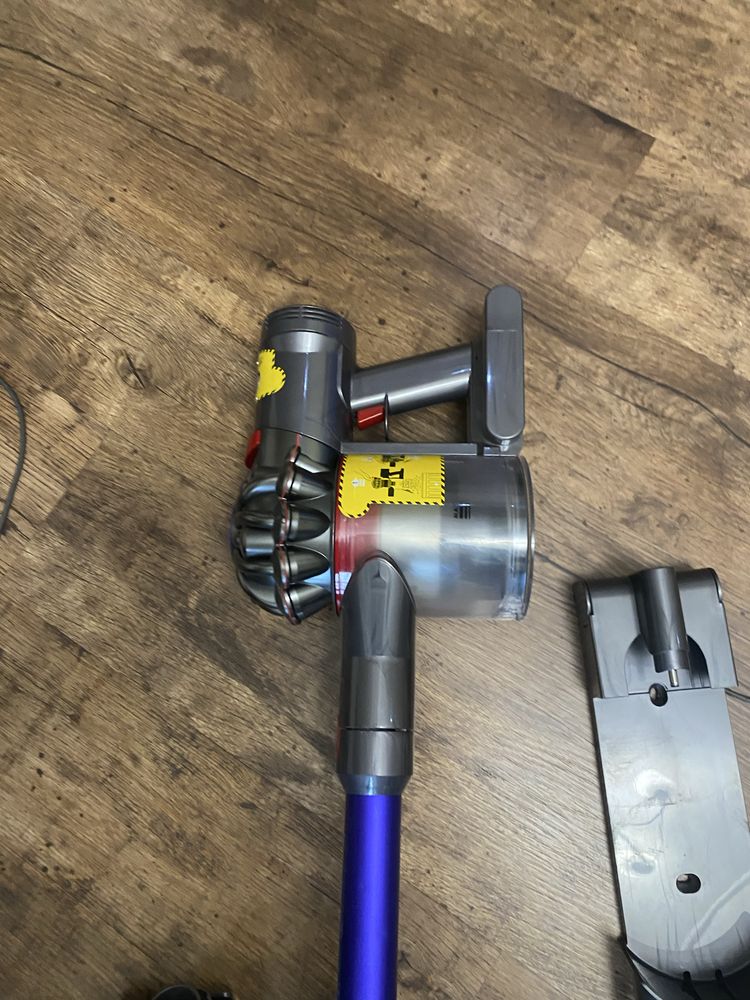 Пылесос аккумуляторный Dyson V7 motorhead plus