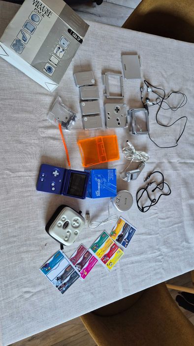 Gameboy Advance SP + mnóstwo dodatków