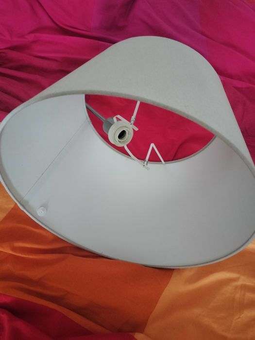 Candeeiro de teto novo sem etiquetas