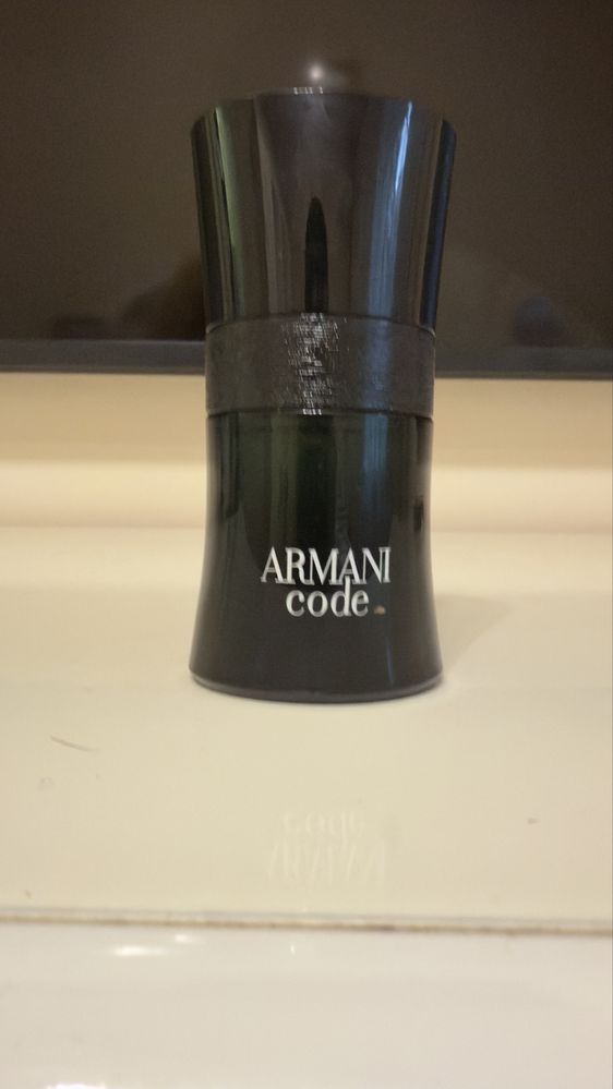 Продам мужскую туалетную воду Armani Code